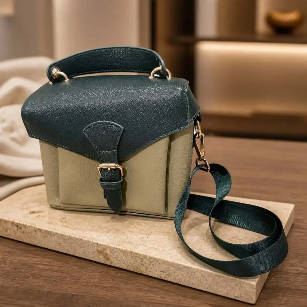 E-IMAGE Two-Tone Green and Beige Camera Shoulder Bag